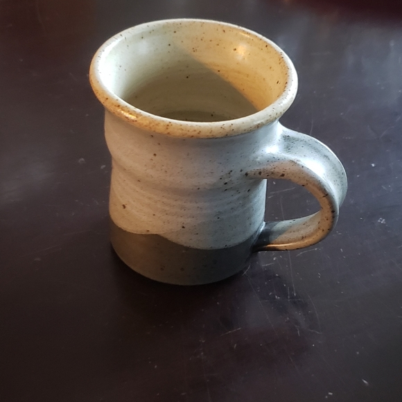 Pair of Rustic Pretty Pottery Mugs - Picture 3 of 9